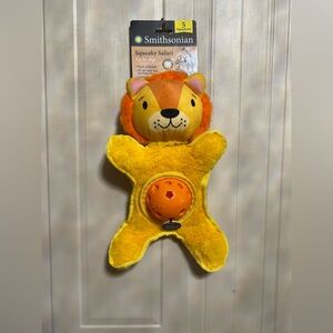 Smithsonian Lo gánala  Lion 🦁 12” Clinker & Squeakers & Treats Holder Dog Toy .